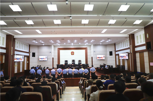 福鼎法院组织全体干警旁听一起职务犯罪案件庭审